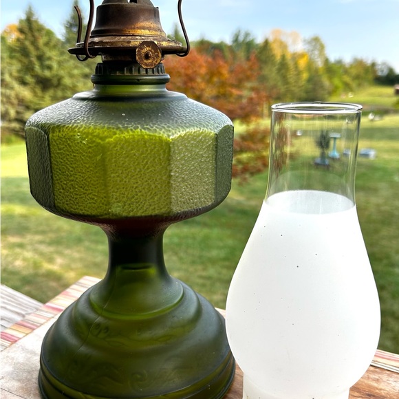 Vintage P & A Risdon Green Glass Oil Lamp Base With Burner And Chimney - Picture 7 of 13